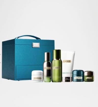 A Luxury Shopping Moment at Neiman Marcus, with Gift Cards Up to $1,250
